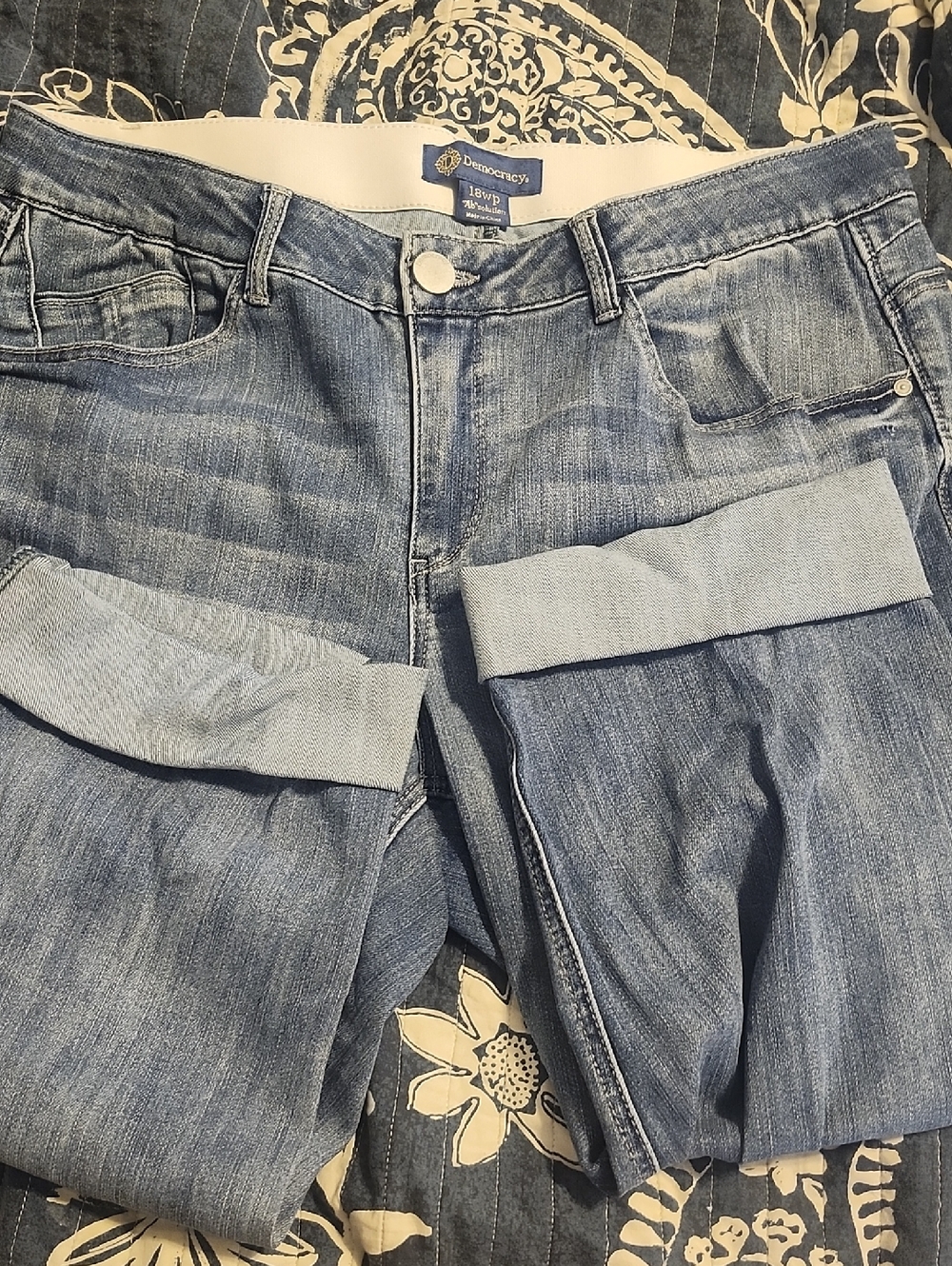 Democracy Denim Cuffed Capri Jeans